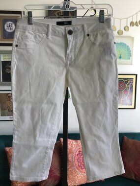 1822 Denim size 4 White Stretch Denim Cropped Capri Jeans